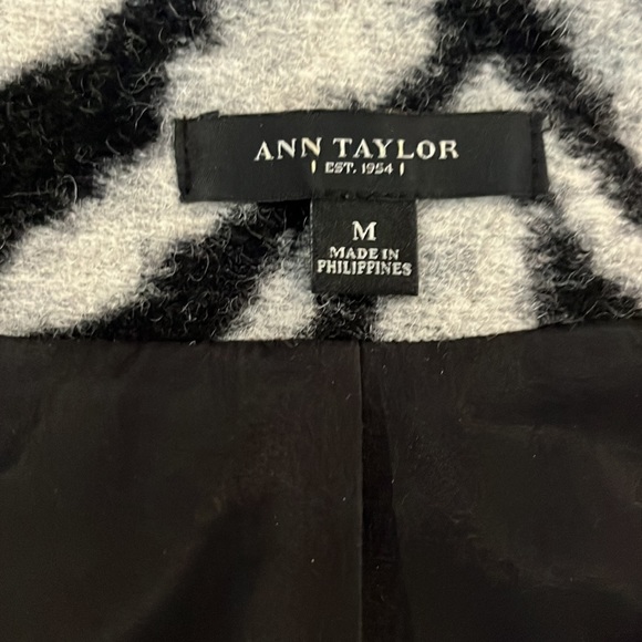 AnnTaylor zebra print collarless blazer/jacket virgin wool blend size me… - Picture 9 of 10